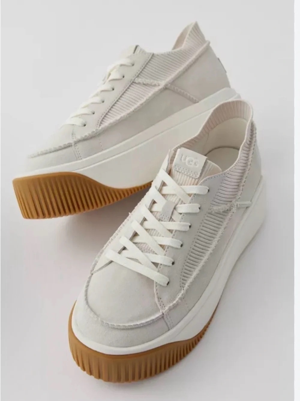 UGG women’s EZ-Duzzit Lace up sneakers